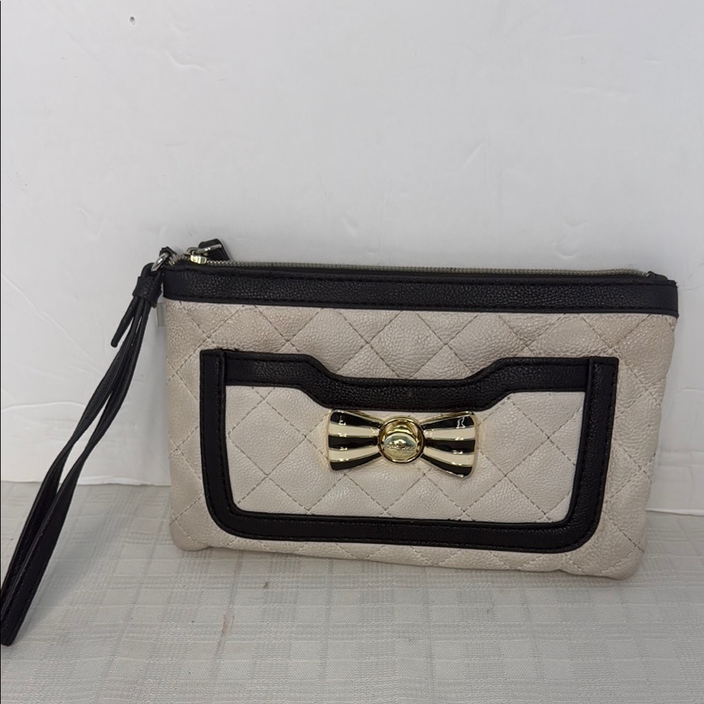 Betsey Johnson Clutch/Wristlet Purse Diamond Bone Black